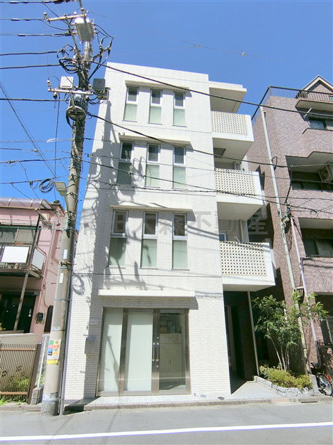 Court Station(コート・スタシオンの外観|2014年1月築　RC鉄筋コンクリート造地上4階建て総戸数4戸
東京都大田区蒲田4丁目　JR京浜東北線蒲田駅徒歩10分、京急本線京急蒲田駅徒歩4分