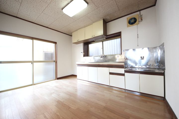 コンパクトなキッチンで掃除もラクラク