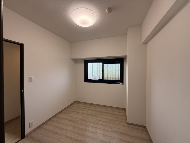 【洋室】 | ヴェルビュ鶴見坦