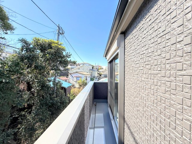 南区六ッ川4丁目　新築戸建て　第3のバルコニー|◆日当たり良好なバルコニー！毎日のお洗濯にも嬉しいですね！
