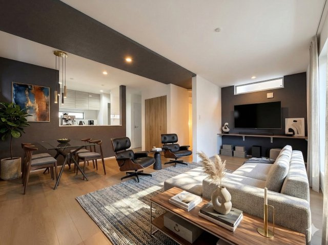 南区六ッ川4丁目　新築戸建て　第3の居間・リビング|◆家族で食卓を囲むダイニングスペースと、ソファでゆったりくつろぐリビングスペースがしっかり区切られているので家具の配置や用途を使いわけしやすいです。(家具はイメージです)
