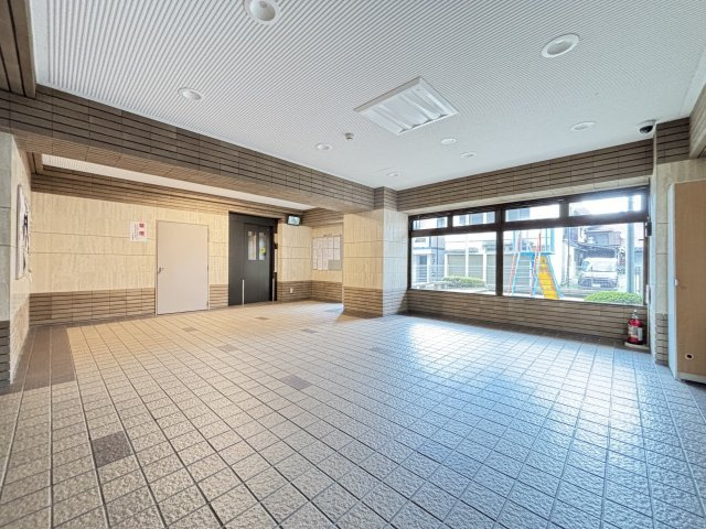 【エントランス】 | メヌエット前原駅前