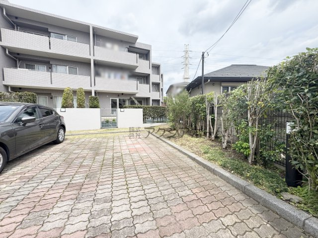 所沢緑町ガーデンハウスの駐車場|専用駐車場付き