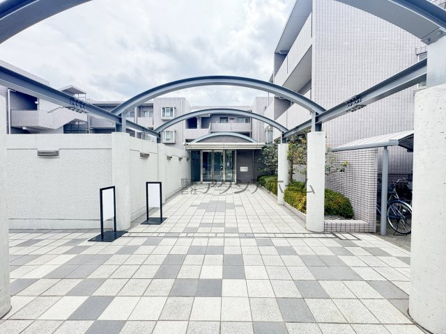 所沢緑町ガーデンハウスのエントランス