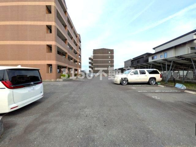 ＥＮＪＹＯⅡの駐車場