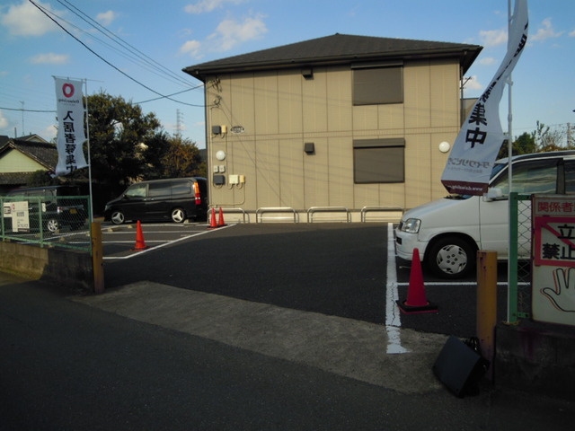 リッシェルの駐車場|敷地外駐車場（すぐ側）