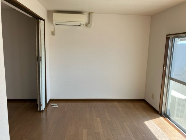 やくもハイツの洋室