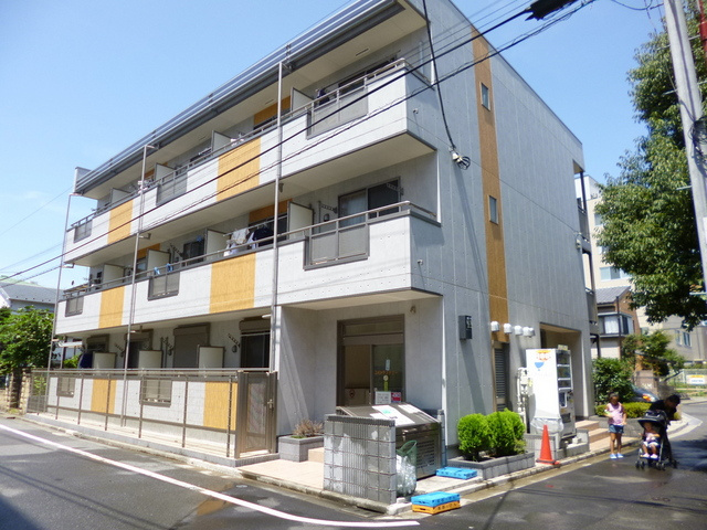 プレジールの外観|落ち着いた住宅街に所在してます。