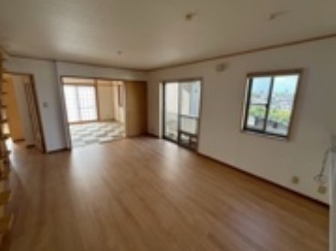 【居間・リビング】 | 舞子坂3丁目　中古戸建