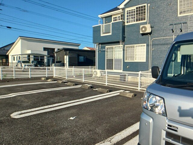 【駐車場】 | エスポワール吉田Ⅲ | 駐車場に車を止められます