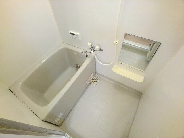 【浴室】 | エスポワール吉田Ⅲ | ゆったり過ごせるお風呂です