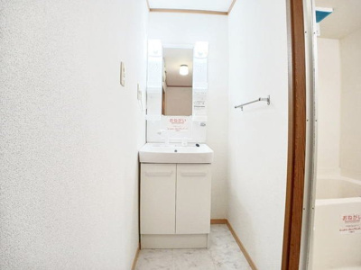 【洗面所】 | クレストール | 忙しい朝には欠かせない洗面所です
