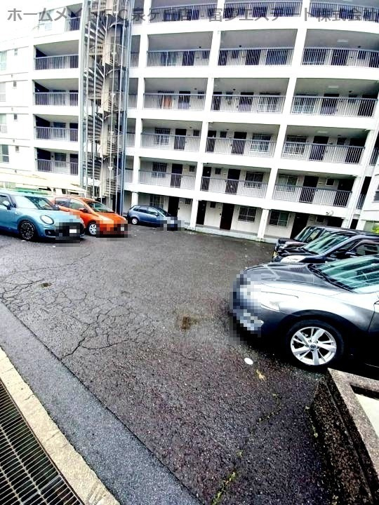 泉ヶ丘コーポラスの駐車場