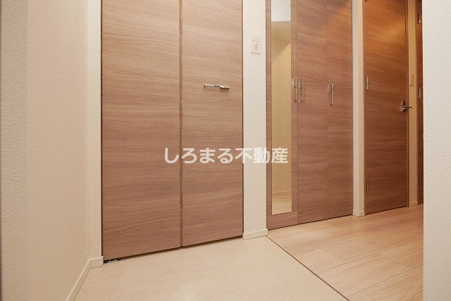 Ｓ－ＲＥＳＩＤＥＮＣＥ福島玉川Ｔｒｅｓの玄関