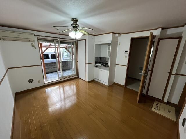 町田市相原町のアパートの居間・リビング