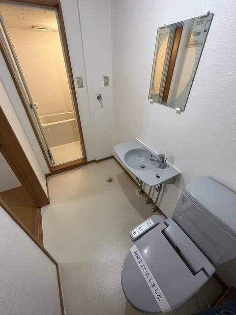 町田市相原町のアパートの洗面所