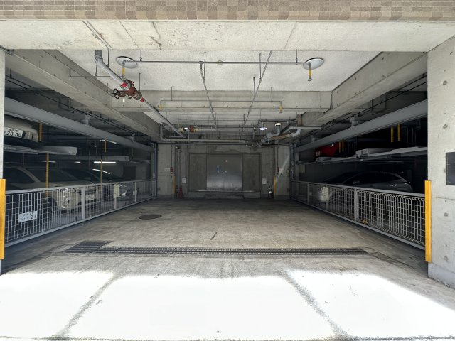 シャロン横浜大通り公園の駐車場|敷地内駐車場は、現在空きがございます。駐車場につきましてはアスカホームへお問い合わせ下さい。