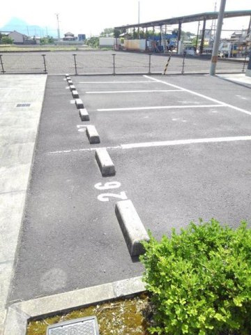 パールスクエアＣの駐車場|駐車場に車を止められます