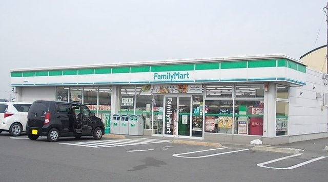 パールスクエアＣの周辺|ファミリーマートまで400m