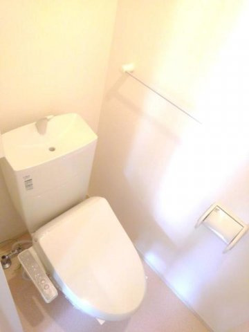 グレープガーデンⅡのトイレ|ゆったりとした空間のトイレです