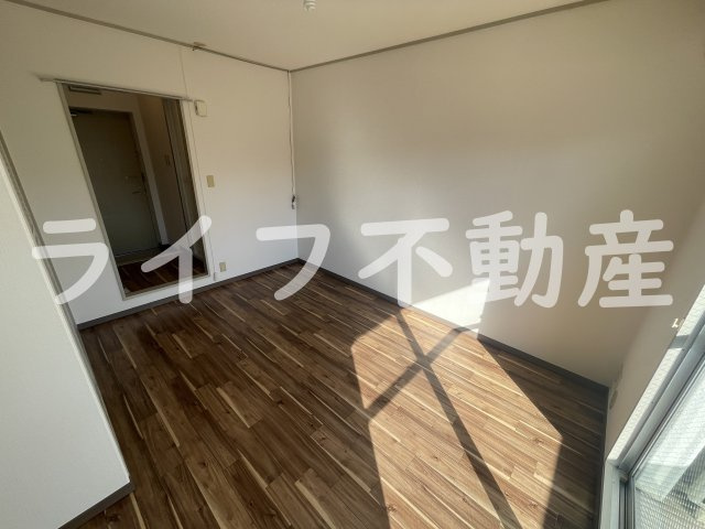 メゾンスギの洋室