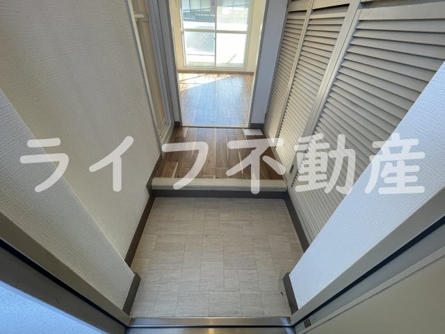 メゾンスギの玄関