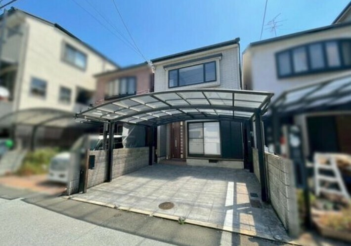 吹田市岸部北3丁目　中古戸建の前面道路含む現地写真