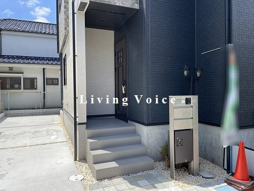 【仲介手数料０円】綾瀬市上土棚南4丁目2期　新築一戸建ての玄関|綾瀬市上土棚南4丁目2期　新築一戸建て
