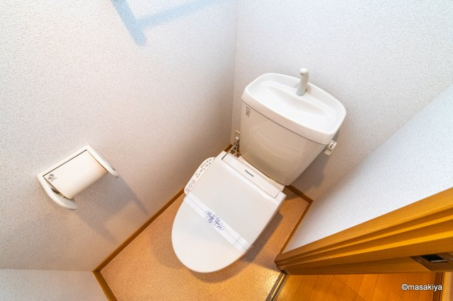 ブローテのトイレ|トイレ　ウォシュレット付きです。