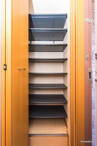 ブローテの玄関|下駄箱