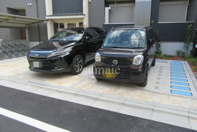 グレースコートの駐車場|敷地内に駐車場があります♪