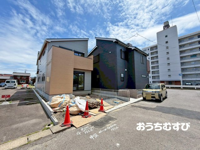 春日井市乙輪町第3(全4棟)の前面道路含む現地写真