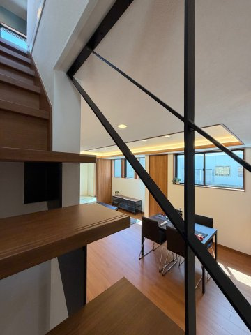 橿原市新口町　新築　モデルハウスの居間・リビング