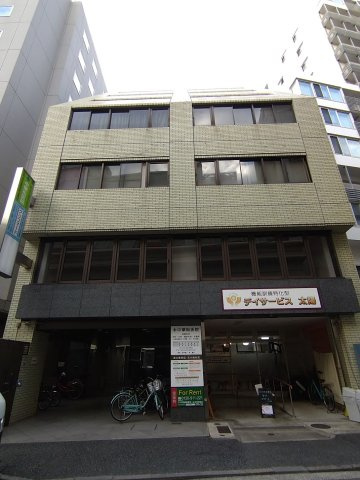 ヴァルス山下町ビルの外観