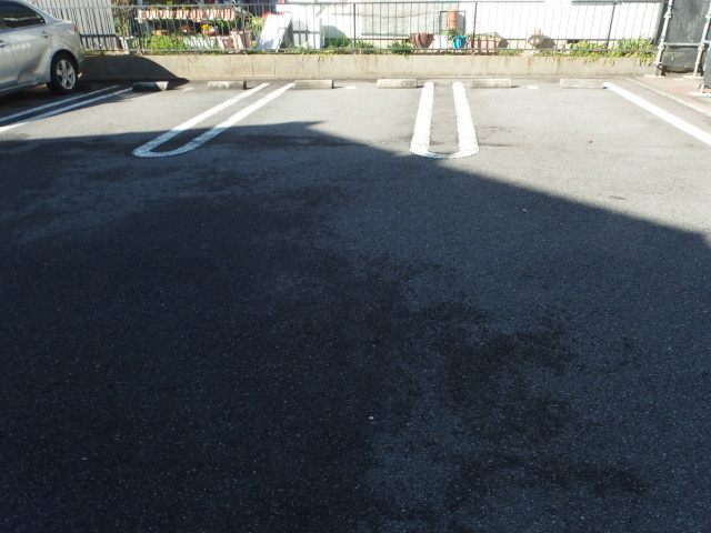 ファミールＭＲＲの駐車場