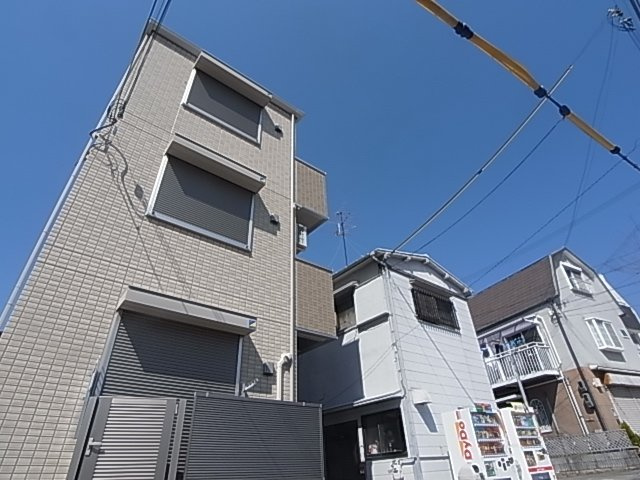 神戸市須磨区千守町１丁目のアパートの外観