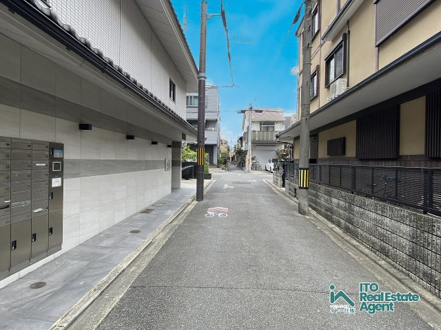 上京区寺今町 新築戸建(A号地)の前面道路含む現地写真