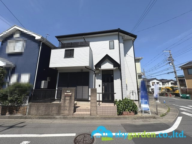 茅ヶ崎市室田二丁目　中古戸建の外観|開放感ある角地の家