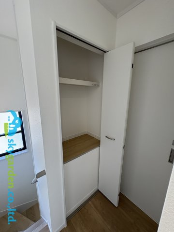 茅ヶ崎市室田二丁目　中古戸建の収納|２階廊下の収納