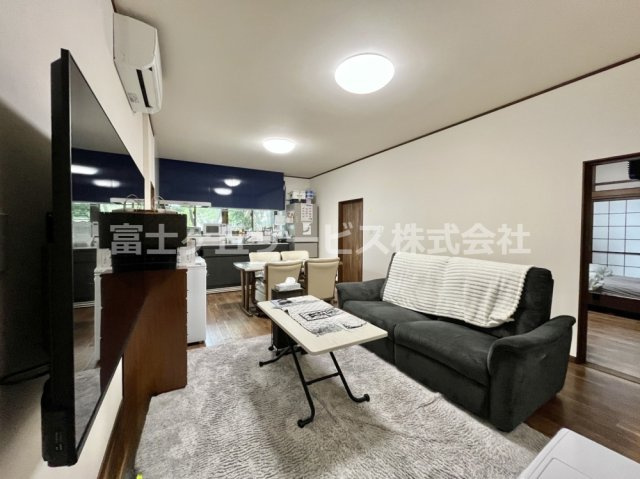 【ダイニング】 | 浜松市中央区三島町 デザイナーズリノベーション戸建 | LDK14帖
