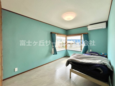 【洋室】 | 浜松市中央区三島町 デザイナーズリノベーション戸建 | ガレージ上の洋室6.5帖