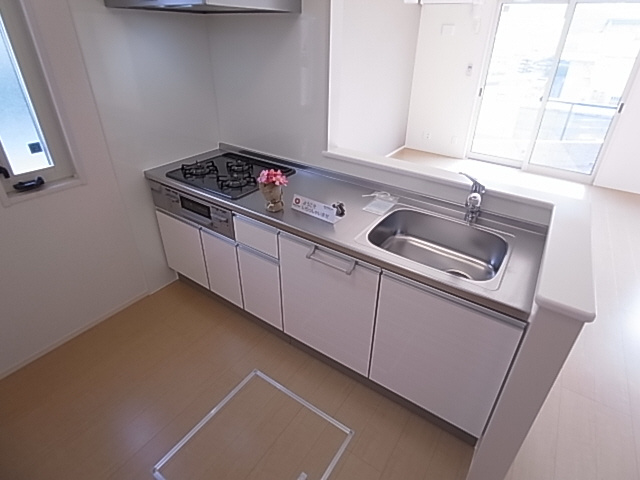 神戸市須磨区多井畑字前所のアパートのキッチン|システムキッチン（ガス３口）