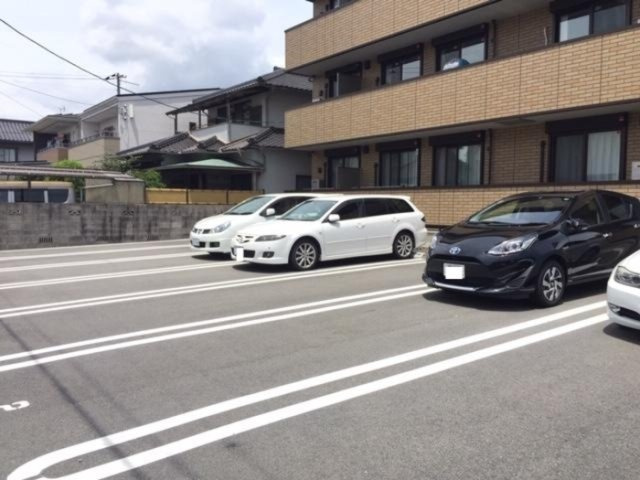 アスターエイト　A棟の駐車場