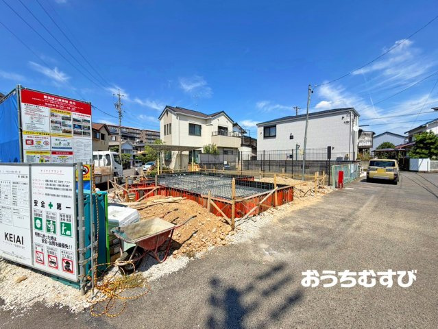 春日井市梅ヶ坪町1期(全1棟)の前面道路含む現地写真