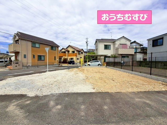春日井市梅ヶ坪町1期(全1棟)の前面道路含む現地写真