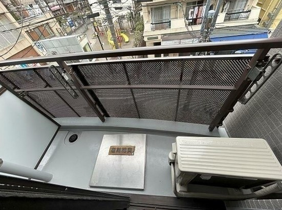 【バルコニー】