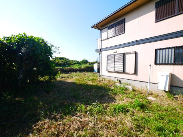 茂原市千町　中古戸建の庭|内装リフォーム済み　敷地約265坪 家庭菜園・ドックラン・バーべキューが可能です 軽量鉄骨