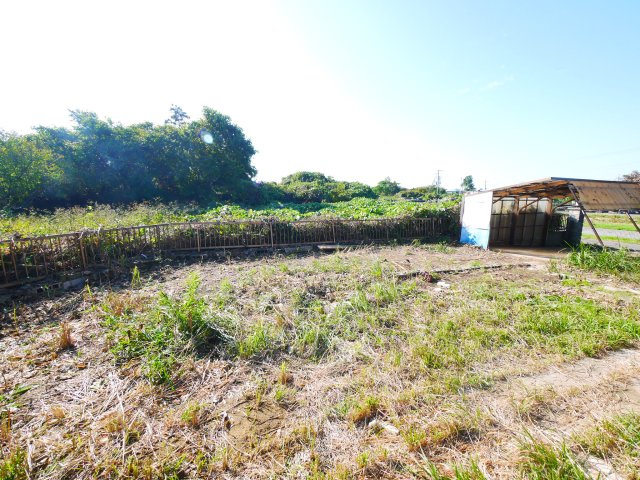 茂原市千町　中古戸建の庭|内装リフォーム済み　敷地約265坪 家庭菜園・ドックラン・バーべキューが可能です 軽量鉄骨