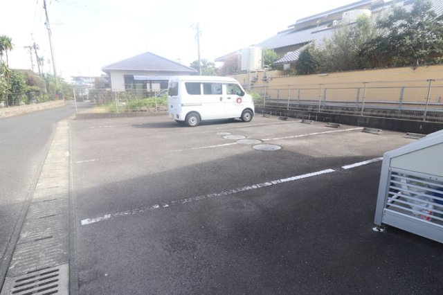 【駐車場】