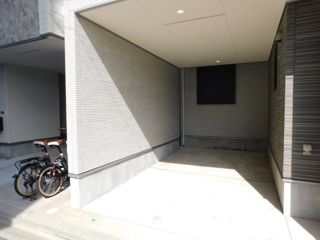 名古屋市港区九番町４丁目の中古一戸建の駐車場|◇ビルトインガレージ◇　　車を雨や風から守るビルトインガレージ♪